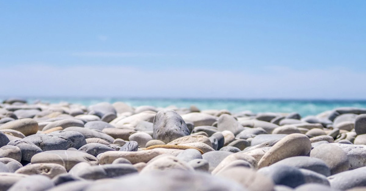 La playa de piedras